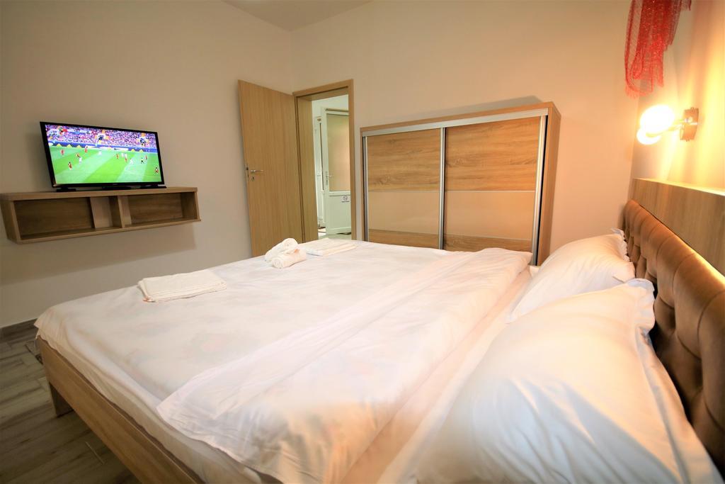 Aby Sunrise Hotel Orsova Bagian luar foto